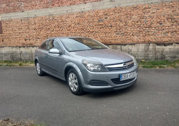 samochody osobowe Opel Astra cena 11600 przebieg: 231000, rok produkcji 2006 z Wałbrzych